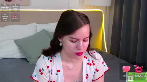 Amalia online show from 09-26-25, 01:15