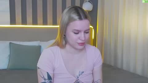 Amalia online show from 05-15-26, 01:18