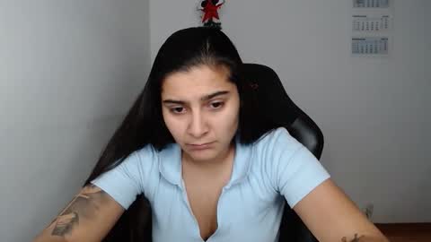 The queen of the biceps  online show from 12-22-25, 06:49