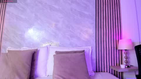 Luisa online show from 04-05-26, 03:04