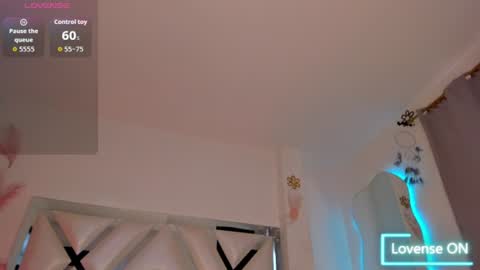 amandaa_fox_ online show from 07-04-26, 05:52
