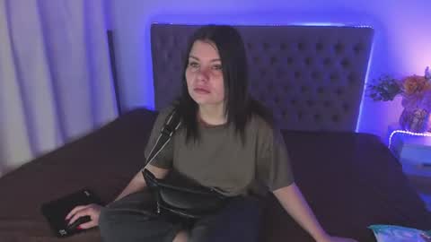 Snapshot of amandahoppe chatting on 07-13-26, 04:15 Amanda online show from 07-13-26, 04:15