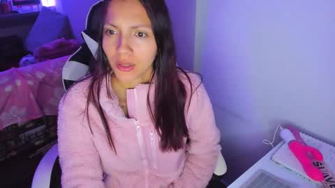 Snapshot of amara_22_ chatting on 02-19-26, 03:46 Liz online show from 02-19-26, 03:46