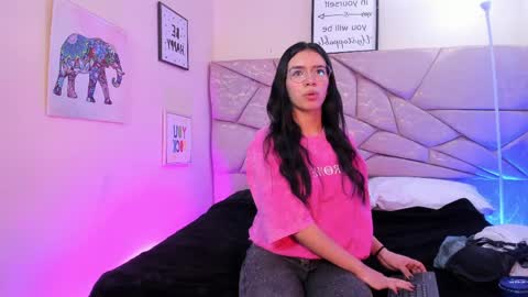 amara velle  online show from 04-06-26, 01:01
