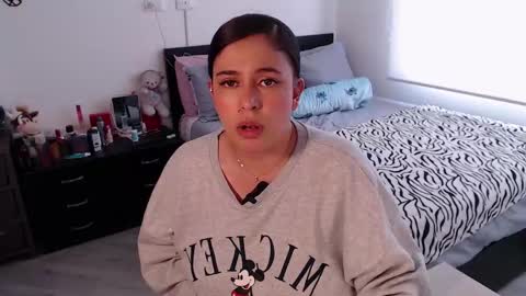 Snapshot of amarat_jolie chatting on 02-12-25, 07:24 Mila online show from 02-12-25, 07:24