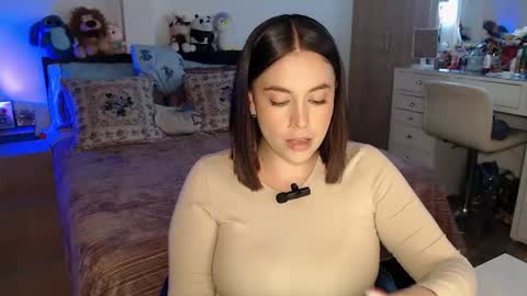 Snapshot of amarat_jolie chatting on 07-10-26, 02:49 Mila online show from 07-10-26, 02:49