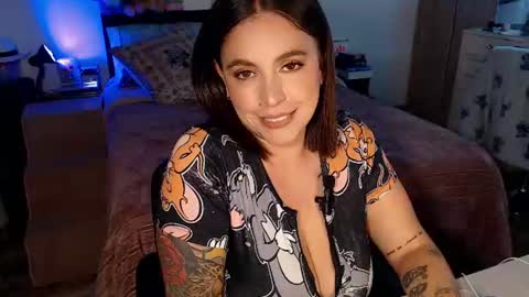Snapshot of amarat_jolie chatting on 07-23-26, 01:19 Mila online show from 07-23-26, 01:19