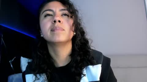 Snapshot of amarettho chatting on 06-18-26, 09:41 Emily online show from 06-18-26, 09:41