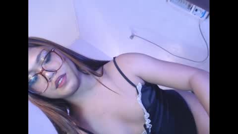 AMAYA and AVERY online show from 01-21-25, 01:43