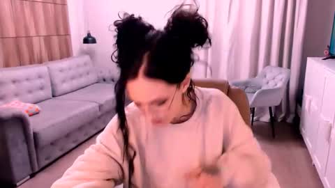 Snapshot of amazingeyes89 chatting on 03-16-26, 11:58 Izza online show from 03-16-26, 11:58