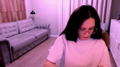 Snapshot of amazingeyes89 chatting on 04-03-26, 06:28 Izza online show from 04-03-26, 06:28