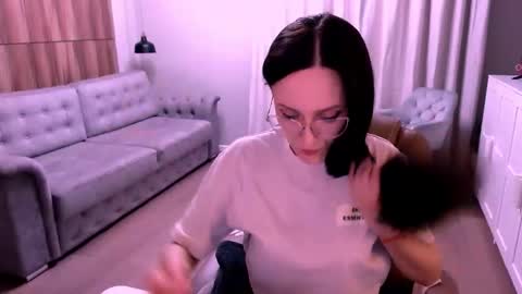 Snapshot of amazingeyes89 chatting on 04-08-26, 01:33 Izza online show from 04-08-26, 01:33