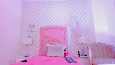 amber  ferrera online show from 01-09-26, 08:21