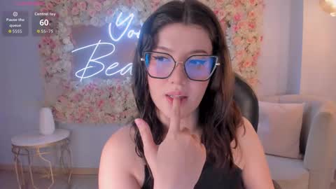 Snapshot of amberfarrell chatting on 03-08-26, 05:28 Amber online show from 03-08-26, 05:28