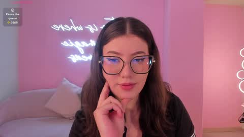 Snapshot of amberfarrell chatting on 04-10-26, 08:02 Amber online show from 04-10-26, 08:02