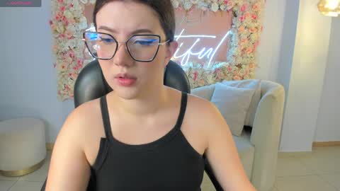 Snapshot of amberfarrell chatting on 04-12-26, 05:18 Amber online show from 04-12-26, 05:18