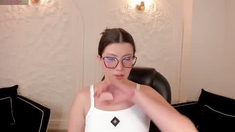 Snapshot of amberfarrell chatting on 06-23-26, 08:18 Amber online show from 06-23-26, 08:18