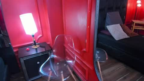 Snapshot of amberhanks chatting on 05-13-26, 11:51 Amber Hanks online show from 05-13-26, 11:51