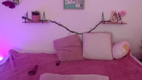 Amber Jeong online show from 12-23-24, 09:40