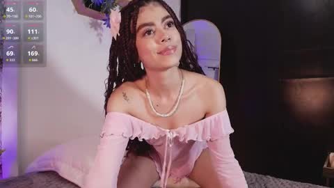 Snapshot of ambermoss_ chatting on 05-16-26, 05:15 Amber online show from 05-16-26, 05:15