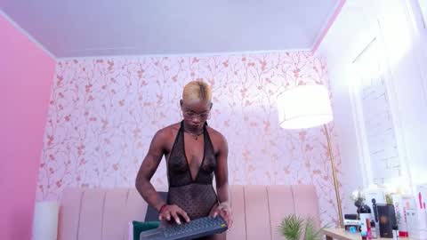 Snapshot of amelia_adms chatting on 12-15-25, 07:29 Amelia Adams online show from 12-15-25, 07:29