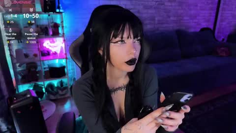 Amelia Aley  online show from 04-15-26, 09:49