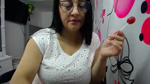 Amelia online show from 12-19-25, 05:53