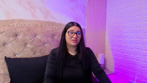 AMELIA CASTELL  online show from 03-10-26, 01:05