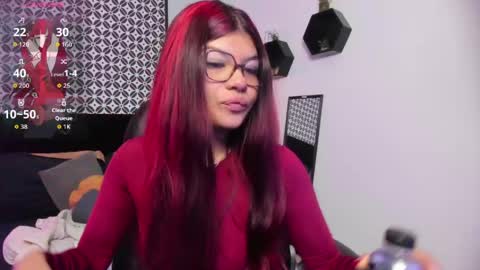 Snapshot of amelie_furtado chatting on 05-10-26, 12:54 amelie online show from 05-10-26, 12:54