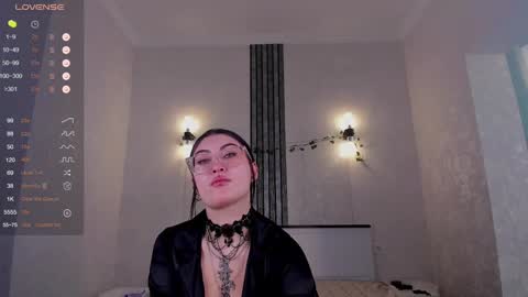 Snapshot of ameliya_sun chatting on 02-01-25, 07:05 Aylin online show from 02-01-25, 07:05
