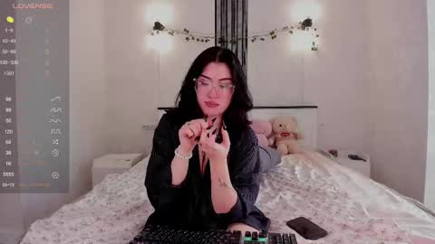 Snapshot of ameliya_sun chatting on 02-10-25, 04:30 Aylin online show from 02-10-25, 04:30