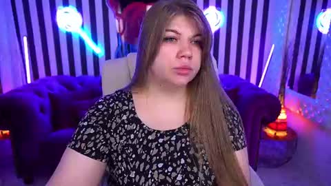 Snapshot of amellywhite chatting on 07-11-26, 12:41 Alina online show from 07-11-26, 12:41