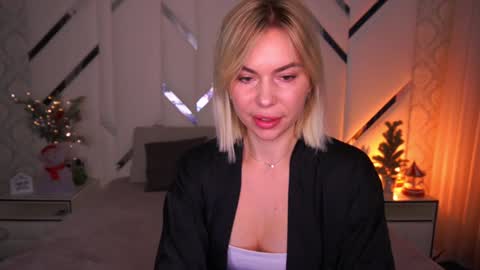 Amely online show from 12-22-24, 07:33