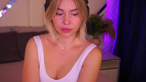 Amely online show from 01-29-25, 06:54