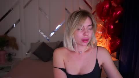 Amely online show from 02-13-25, 07:35