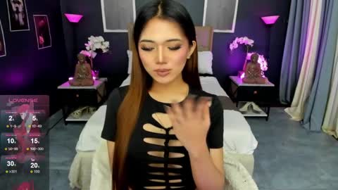 Claire online show from 06-06-26, 11:48