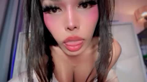 Snapshot of amethyst_ts chatting on 01-15-26, 07:35 AMETHYST look at my BIO online show from 01-15-26, 07:35