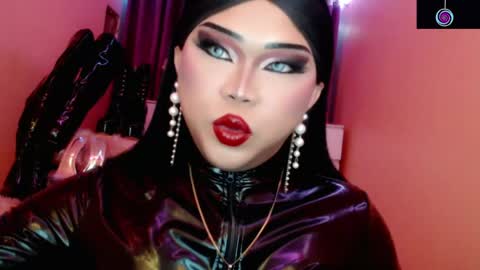 Queen Mireska online show from 05-10-26, 02:22