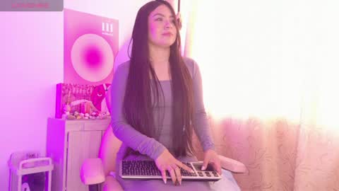 Snapshot of amicuper chatting on 04-22-26, 06:31 Amy online show from 04-22-26, 06:31