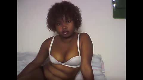 amielle_01 online show from 04-22-26, 10:50