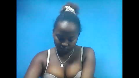 amielle_01 online show from 05-22-26, 09:09