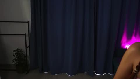 amilifox1 online show from 05-27-26, 07:16