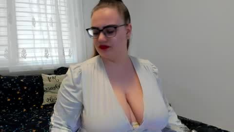 Amira Vyxen online show from 03-23-26, 07:23