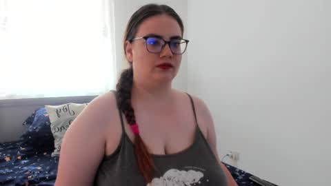 Amira Vyxen online show from 05-19-26, 06:31