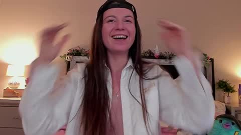 Sandra online show from 02-19-25, 02:12