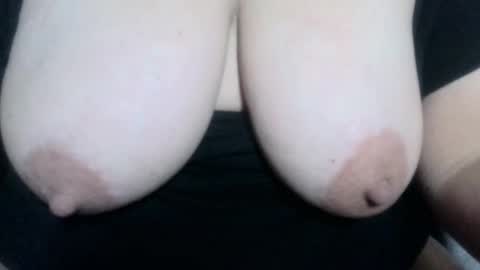 Snapshot of ammendo chatting on 12-29-24, 05:21 amimarie online show from 12-29-24, 05:21