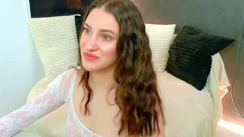 Amira online show from 06-02-26, 04:25