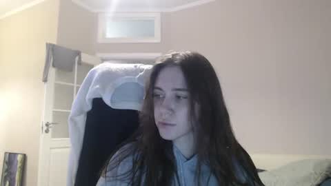Snapshot of amoremeoww chatting on 06-17-26, 05:25 miss unforgettable online show from 06-17-26, 05:25