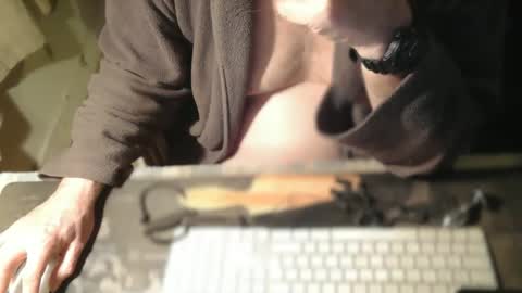 Snapshot of amslave4f chatting on 02-10-26, 09:30 amslave4f online show from 02-10-26, 09:30