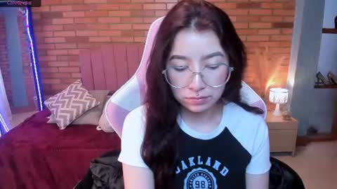 Snapshot of amy_sophiaa chatting on 06-13-26, 11:41 Amy sophia 3 online show from 06-13-26, 11:41